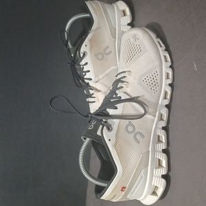 ON CLOUD HELION CLOUDTEC SWISS ENGINEERING WOMENS SHOES Sz 10